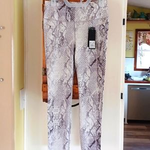 NWT WOMENS SPORT LEGGINGS